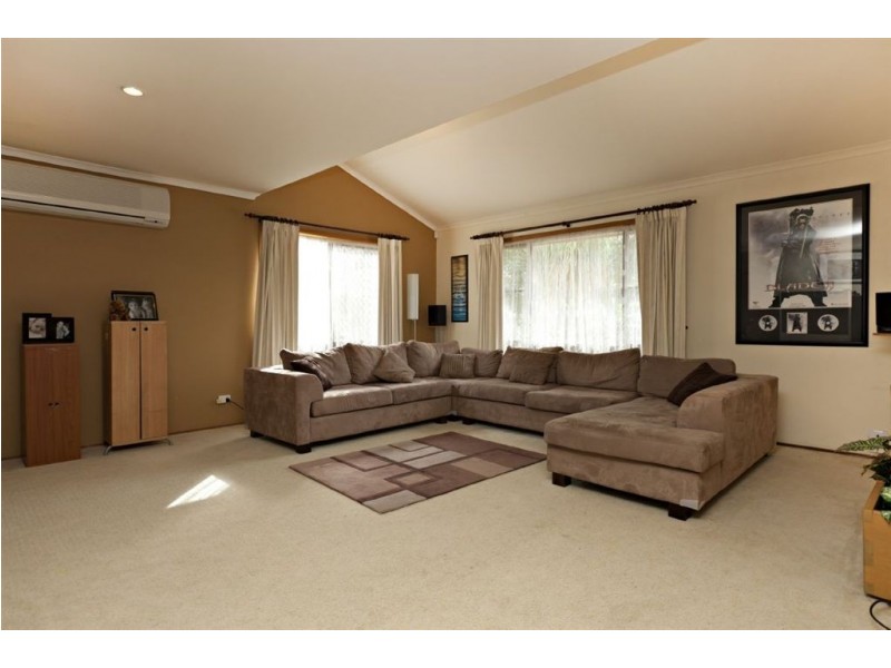 16 Narona Street, Middle Park QLD 4074