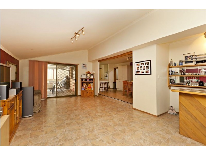 16 Narona Street, Middle Park QLD 4074