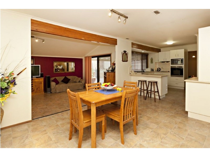 16 Narona Street, Middle Park QLD 4074
