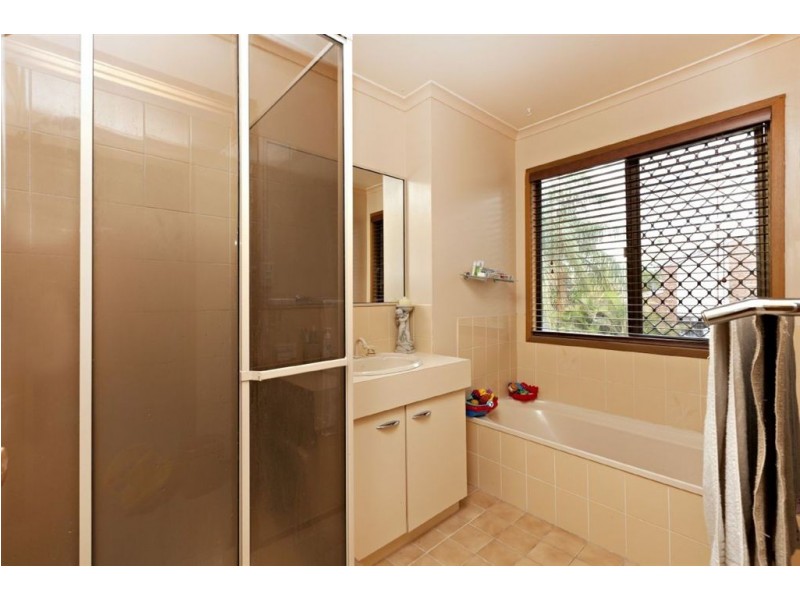 16 Narona Street, Middle Park QLD 4074