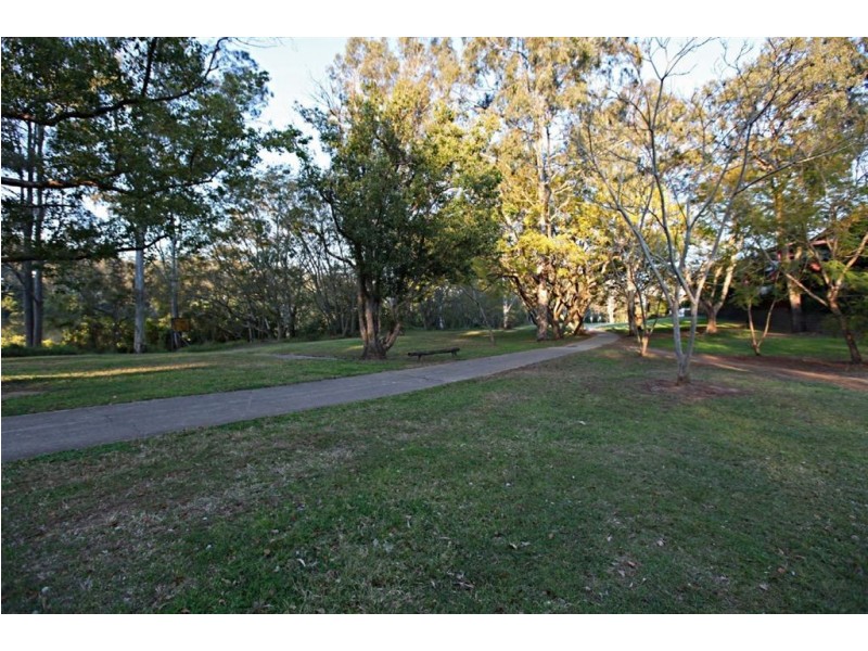 16 Burdekin Drive, Sinnamon Park QLD 4073