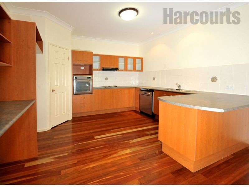 9 Burnside Crescent, Westlake QLD 4074