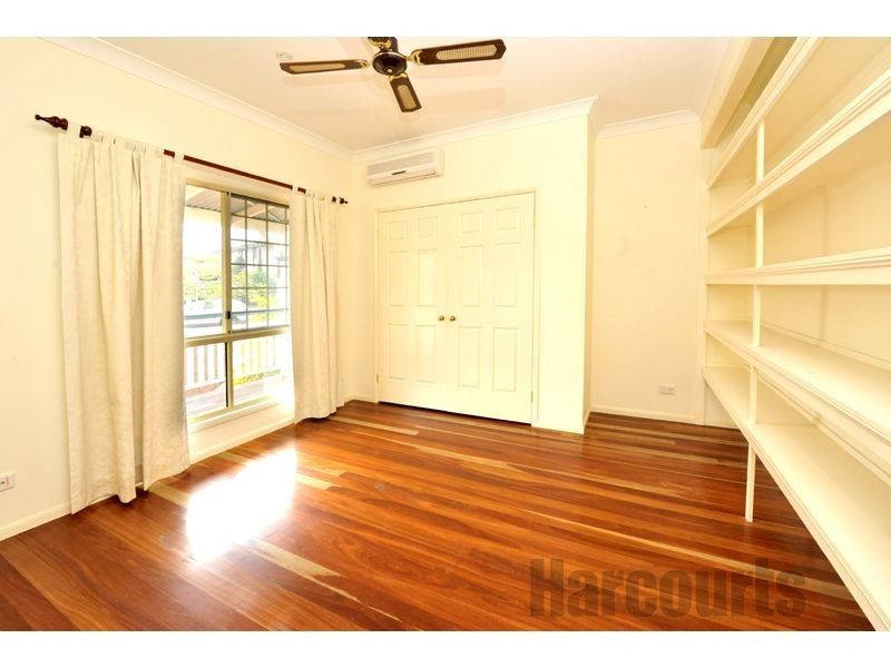 9 Burnside Crescent, Westlake QLD 4074