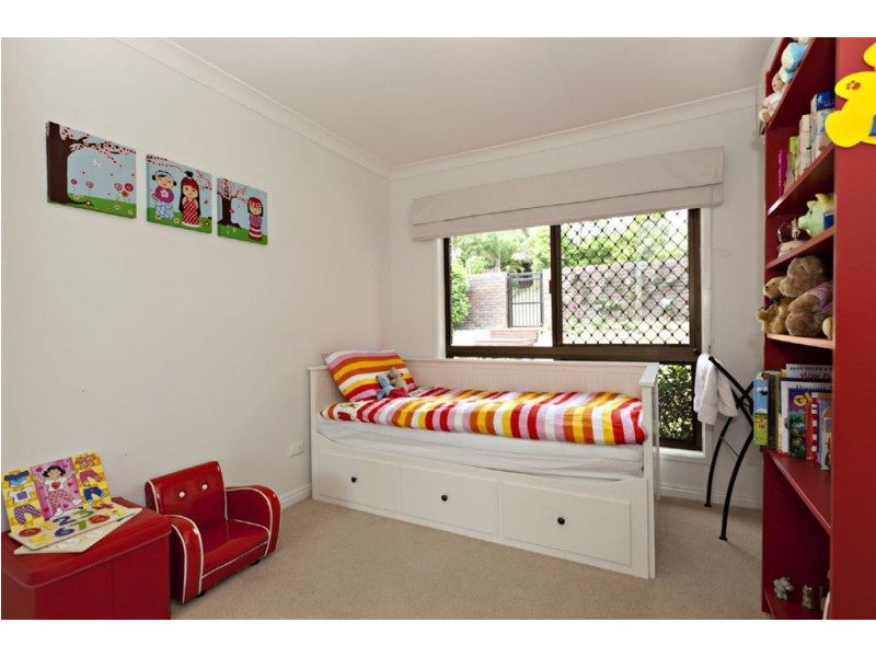 15 Prosser St, Riverhills QLD 4074