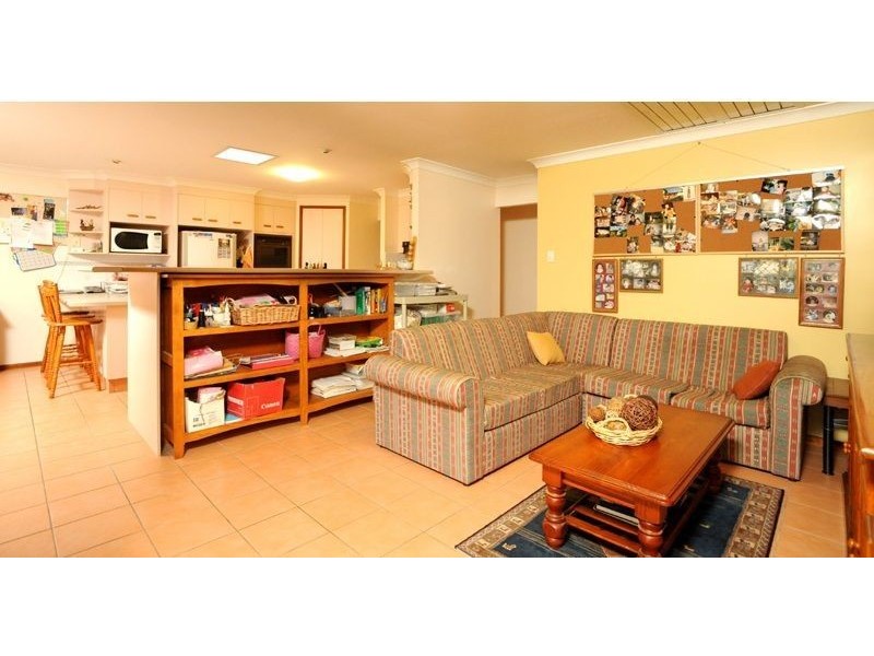 16 Kaleena Street, Middle Park QLD 4074