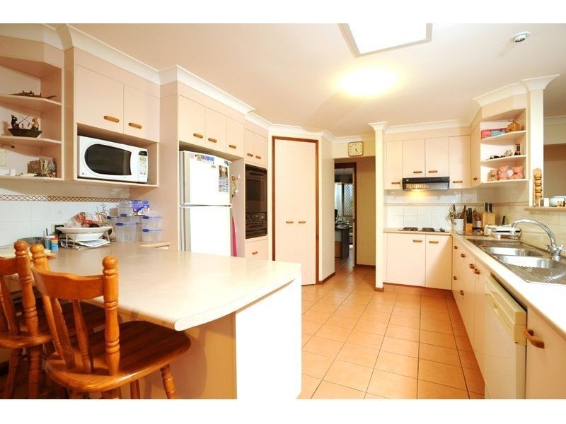 16 Kaleena Street, Middle Park QLD 4074