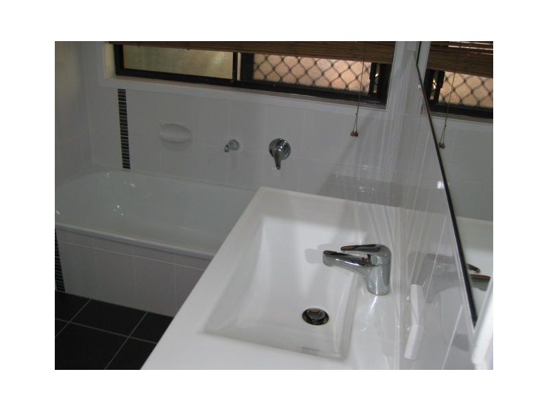 37 Lugano Street, Riverhills QLD 4074