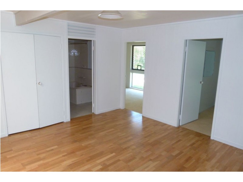 9 Tabor Street, Westlake QLD 4074