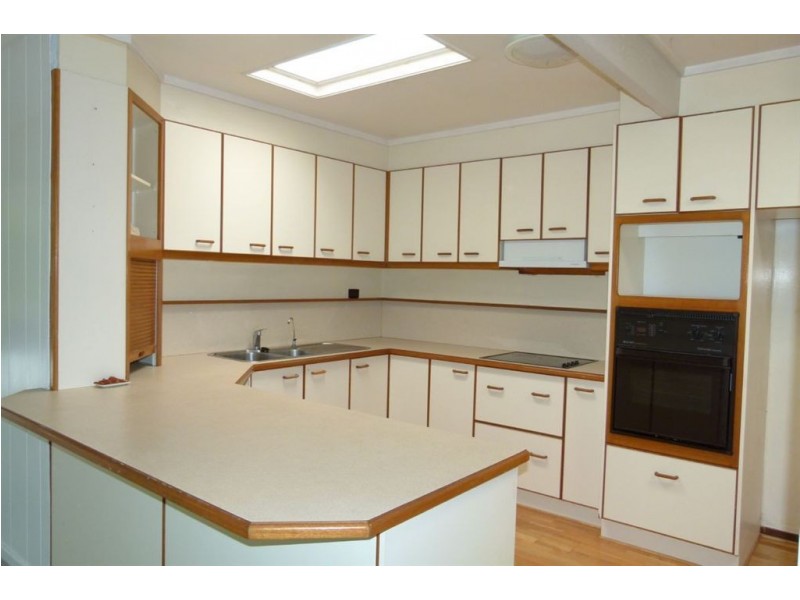 9 Tabor Street, Westlake QLD 4074