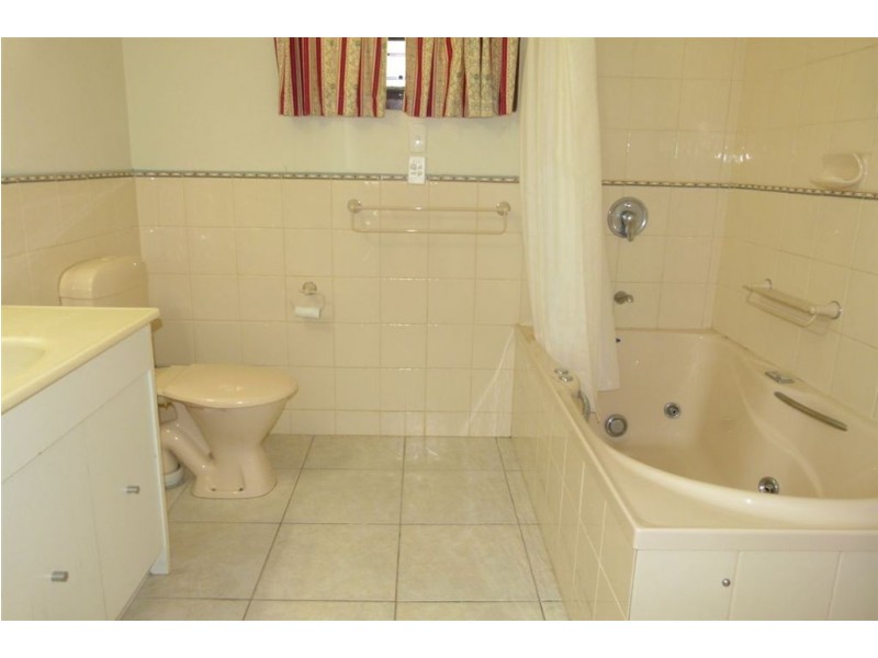 9 Tabor Street, Westlake QLD 4074