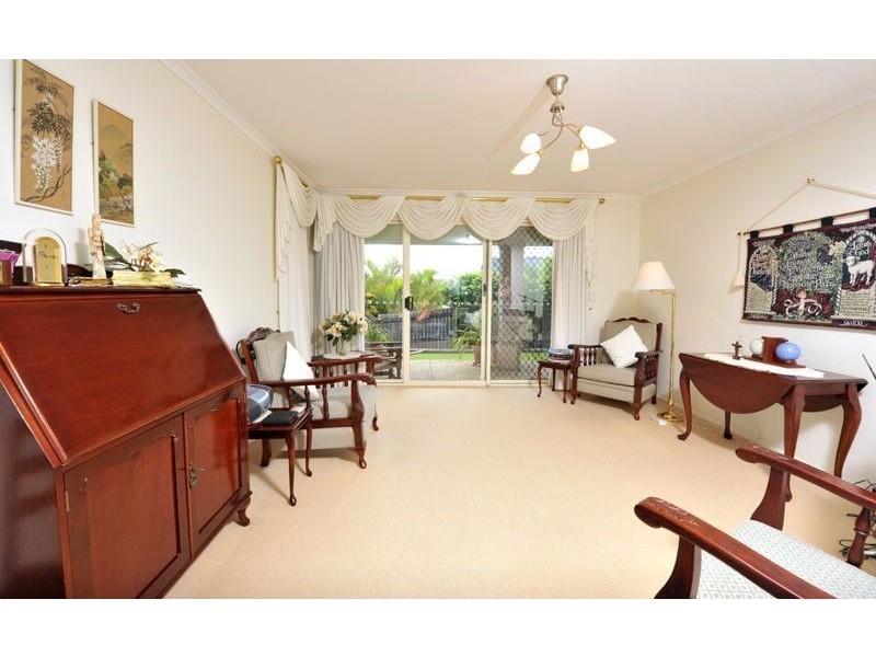 10 Swallow Place, Sinnamon Park QLD 4073