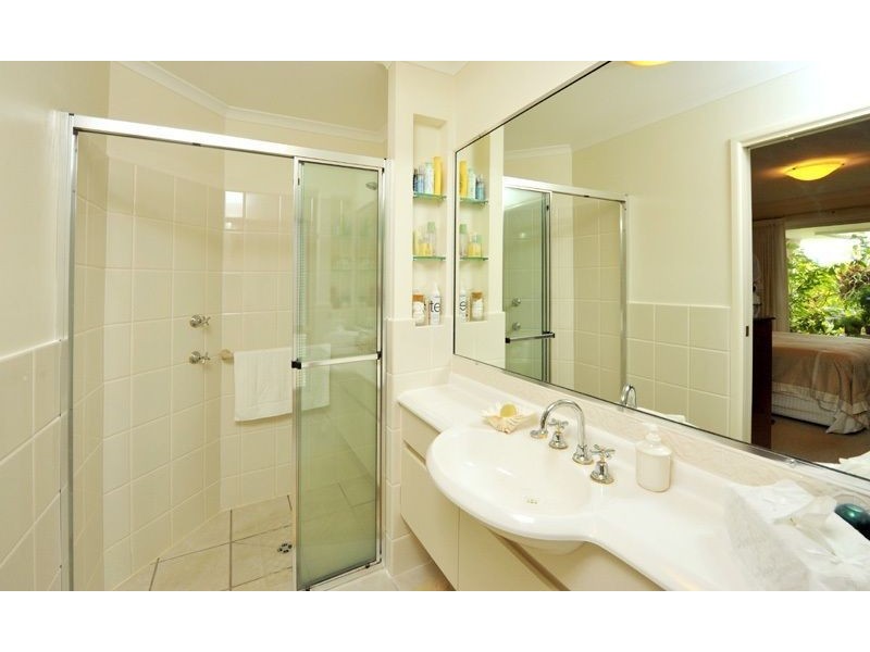 10 Swallow Place, Sinnamon Park QLD 4073