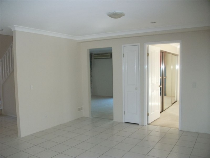 29/15 Abel Smith Crescent, Mount Ommaney QLD 4074