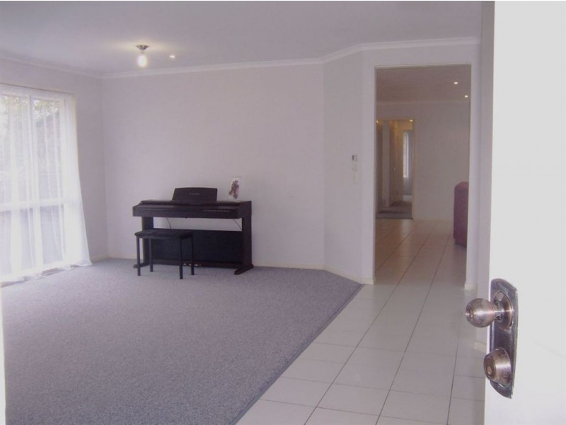 18 Tabor Street, Westlake QLD 4074