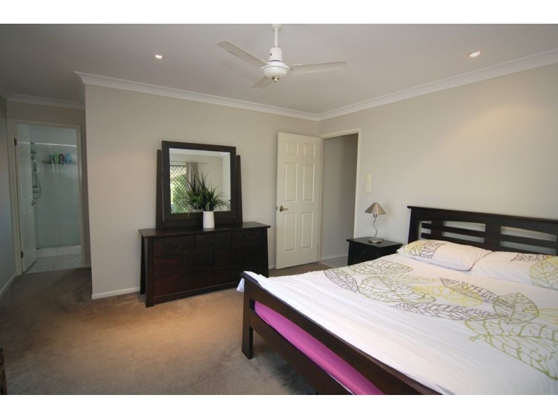 37 Daintree Place, Riverhills QLD 4074