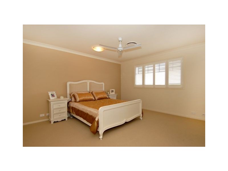 6/7 Greenway Cct, Mount Ommaney QLD 4074