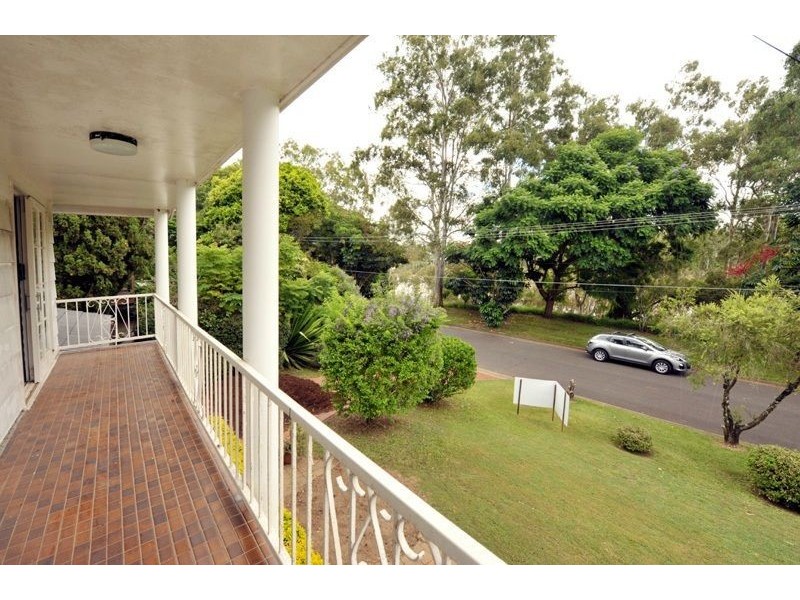 20 Mt Ommaney Drive, Jindalee QLD 4074