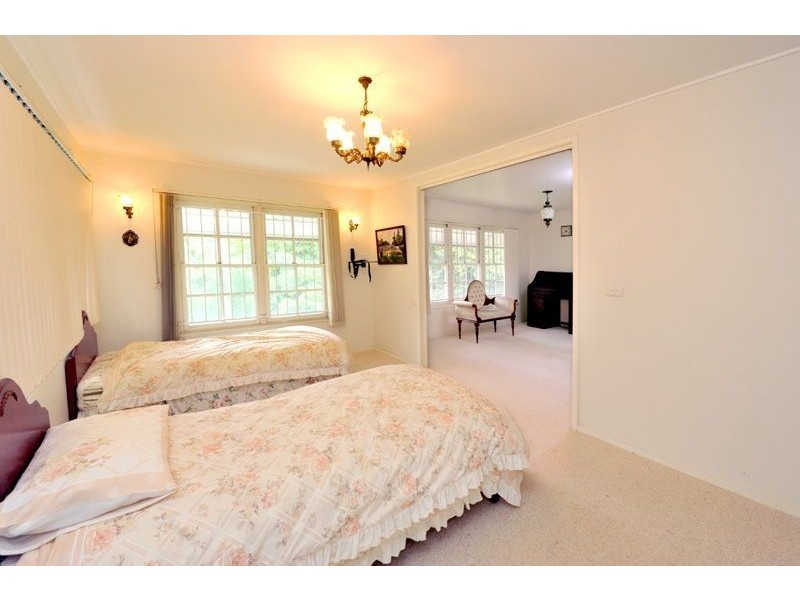 20 Mt Ommaney Drive, Jindalee QLD 4074