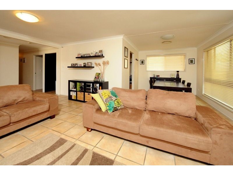 15 Woggle Street, Jamboree Heights QLD 4074