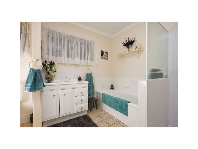 Jindalee QLD 4074