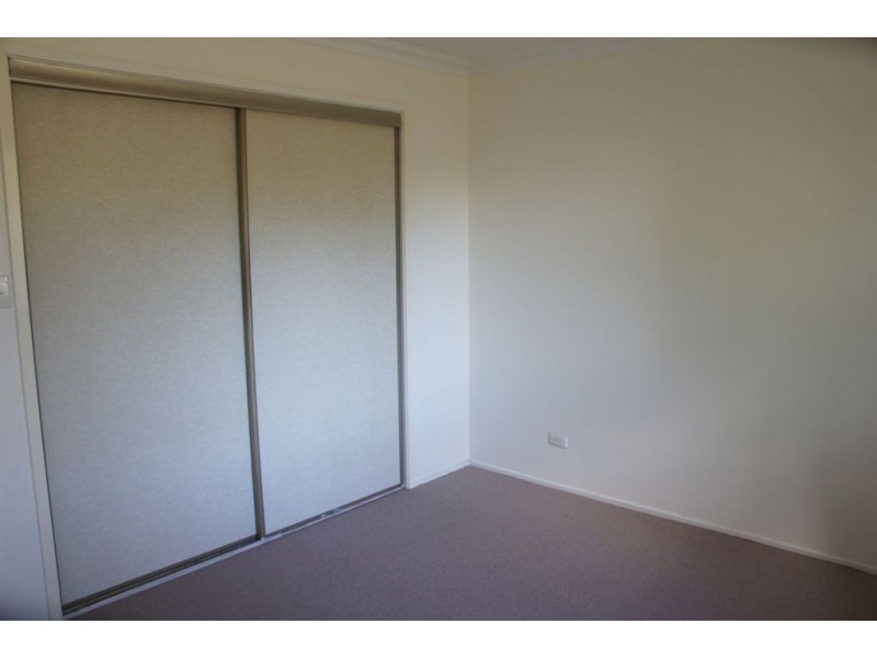 4 Mulla Close, Riverhills QLD 4074