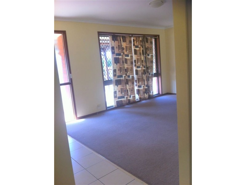 30 Paluna Street, Riverhills QLD 4074