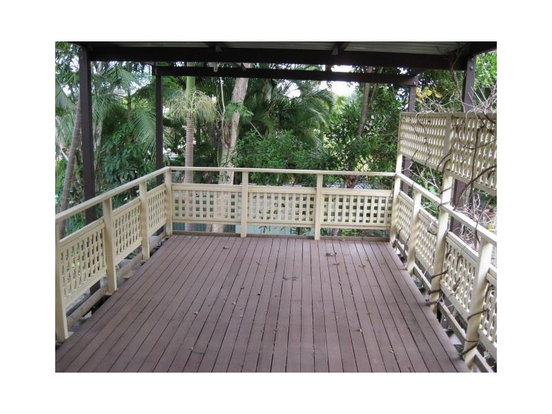 78 Dandenong Rd, Jamboree Heights QLD 4074