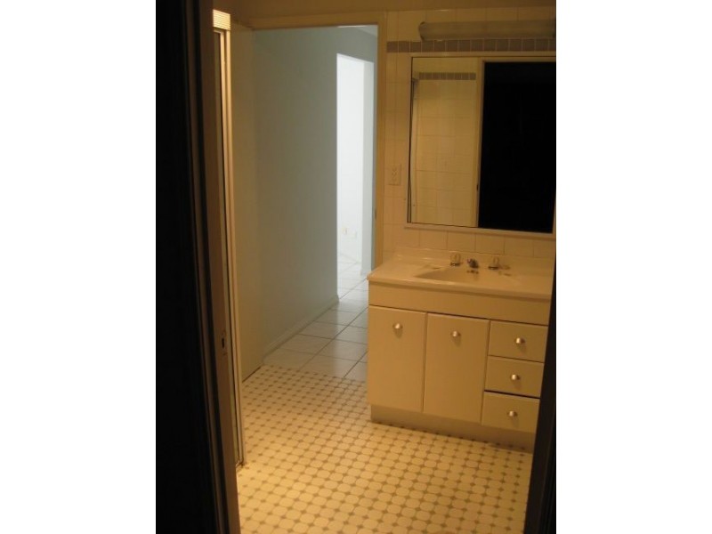 490 Westlake Drive, Riverhills QLD 4074