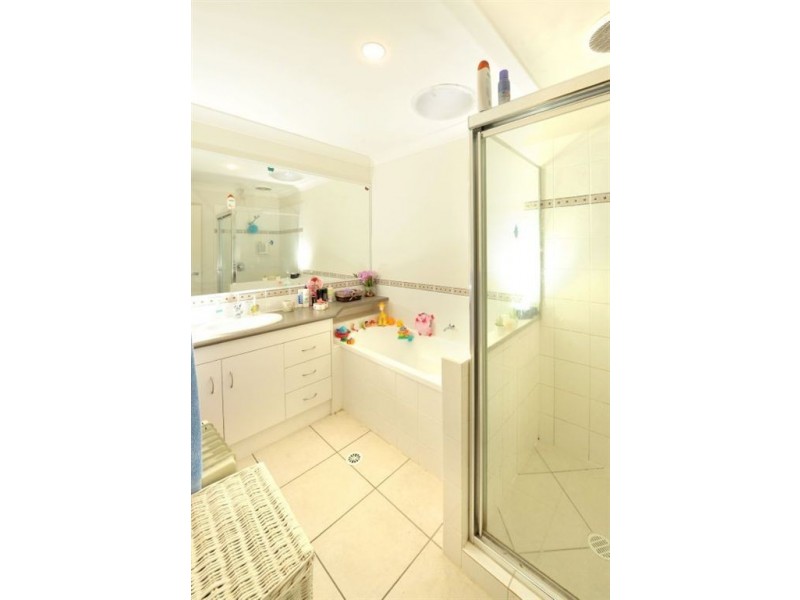 15 Rhonda Place, Oxley QLD 4075