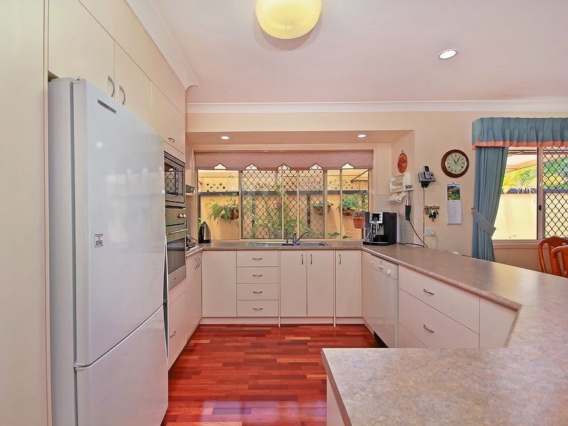 6 Calliandra Place, Sinnamon Park QLD 4073