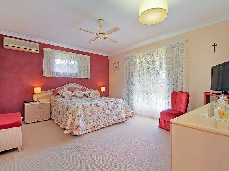 6 Calliandra Place, Sinnamon Park QLD 4073