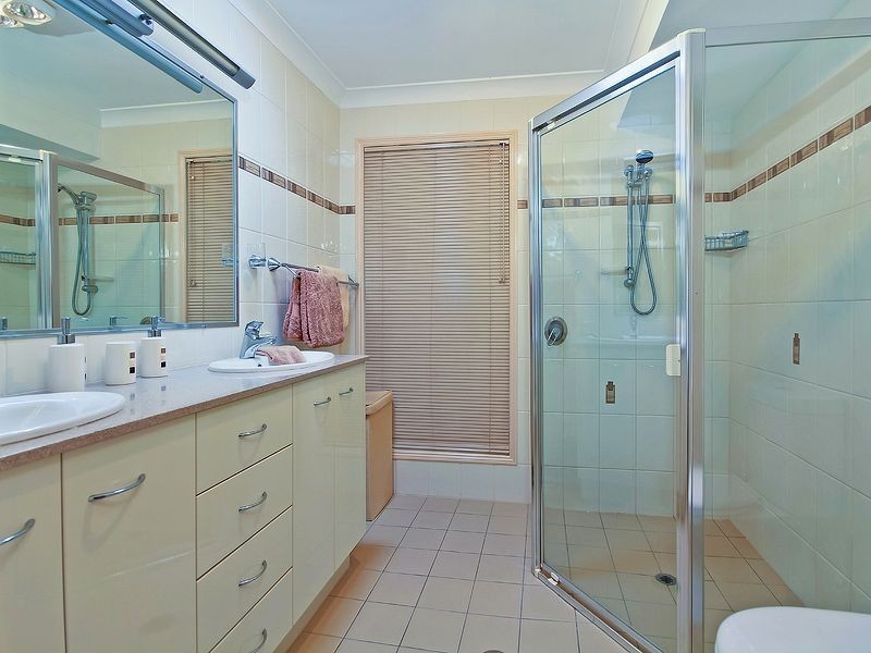 6 Calliandra Place, Sinnamon Park QLD 4073