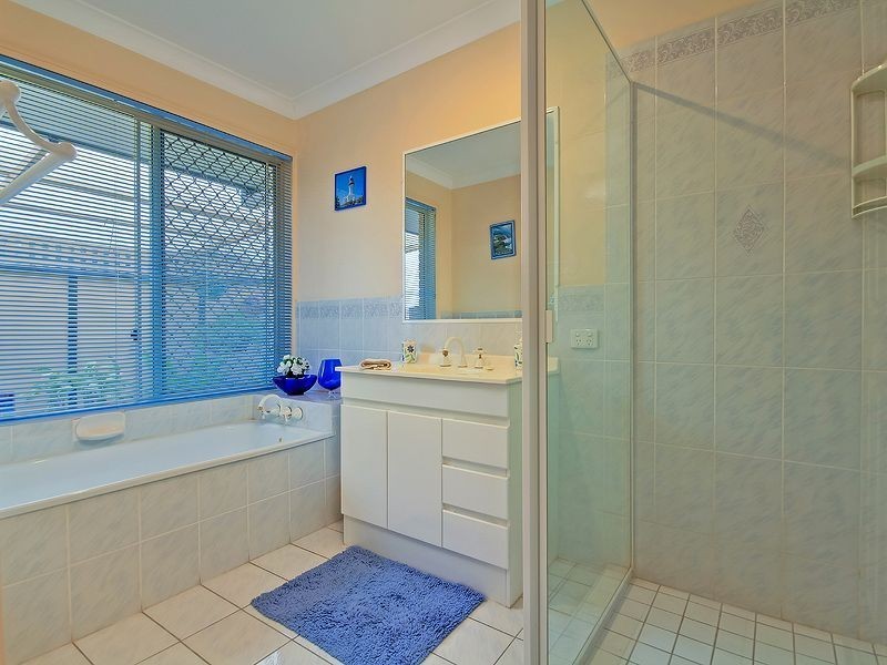 6 Calliandra Place, Sinnamon Park QLD 4073