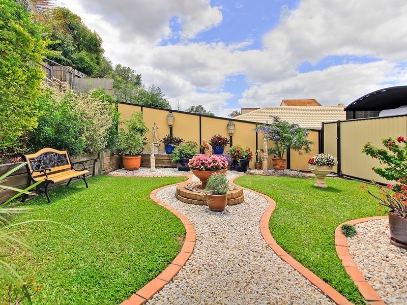 6 Calliandra Place, Sinnamon Park QLD 4073