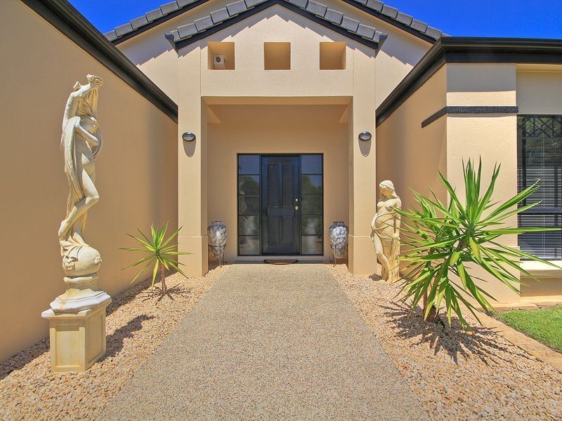 10 Menindee Court, Westlake QLD 4074