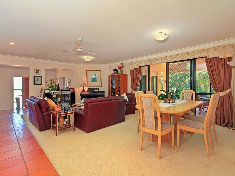 10 Menindee Court, Westlake QLD 4074