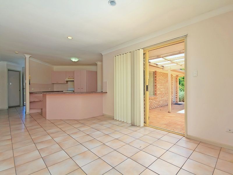 28 Camelot Crescent, Middle Park QLD 4074