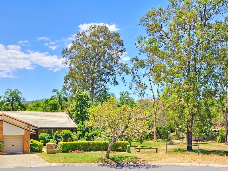 28 Camelot Crescent, Middle Park QLD 4074