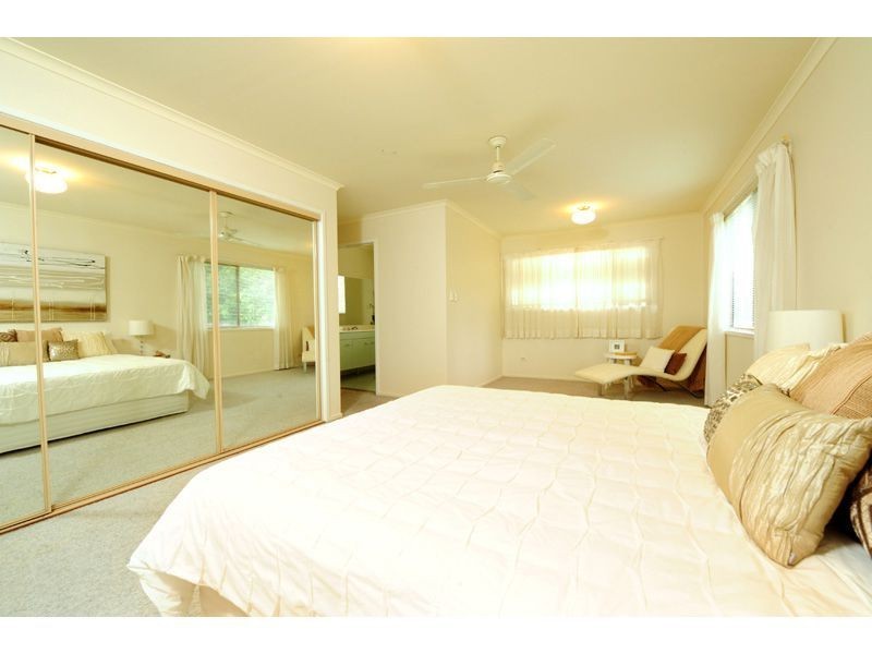 86 Abel Smith Crescent, Mount Ommaney QLD 4074