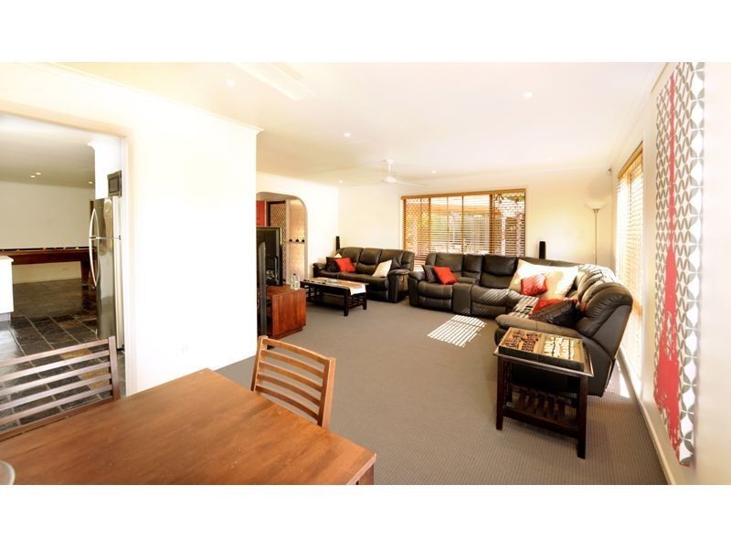 6 Mulla Close, Riverhills QLD 4074