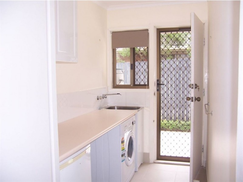 64 Hazelton Street, Riverhills QLD 4074