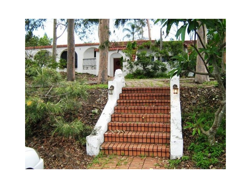 3 Blaxland Court, Mount Ommaney QLD 4074