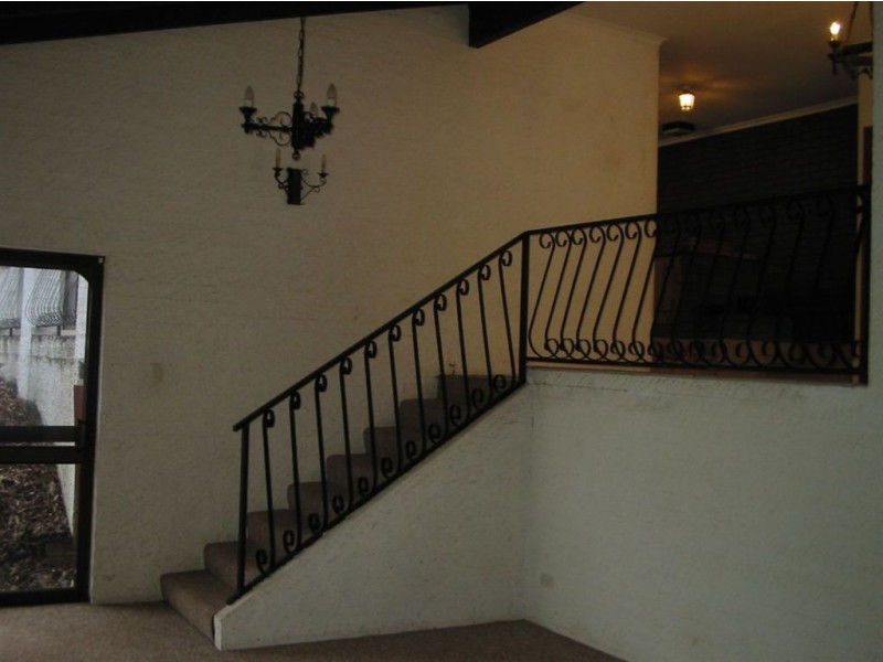 3 Blaxland Court, Mount Ommaney QLD 4074