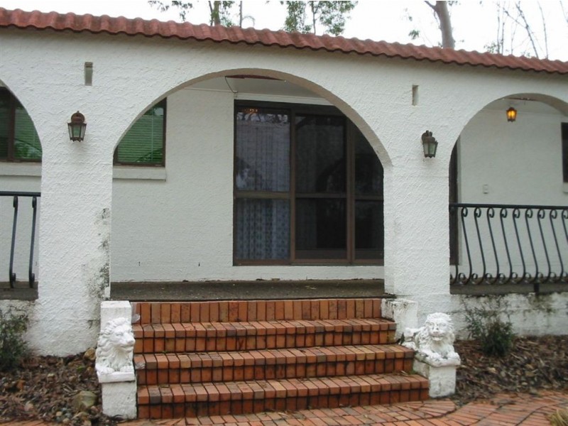 3 Blaxland Court, Mount Ommaney QLD 4074