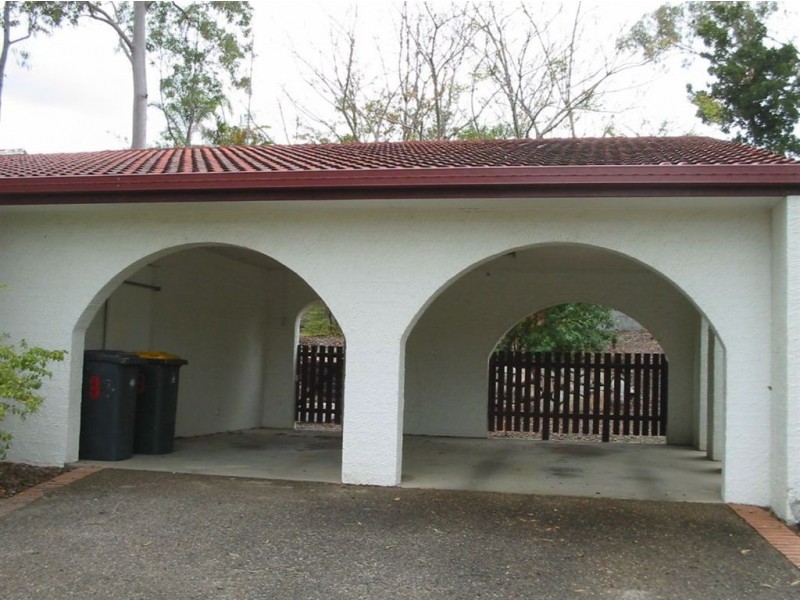 3 Blaxland Court, Mount Ommaney QLD 4074