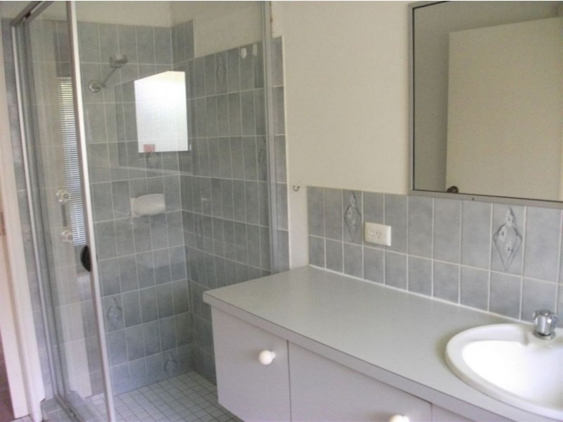 2 Mulla Close, Riverhills QLD 4074