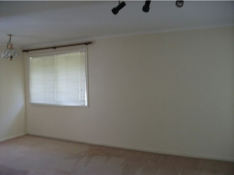 2 Mulla Close, Riverhills QLD 4074