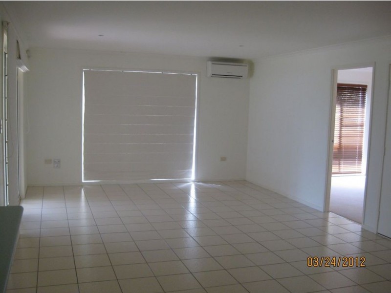 8 Apanie Street, Middle Park QLD 4074