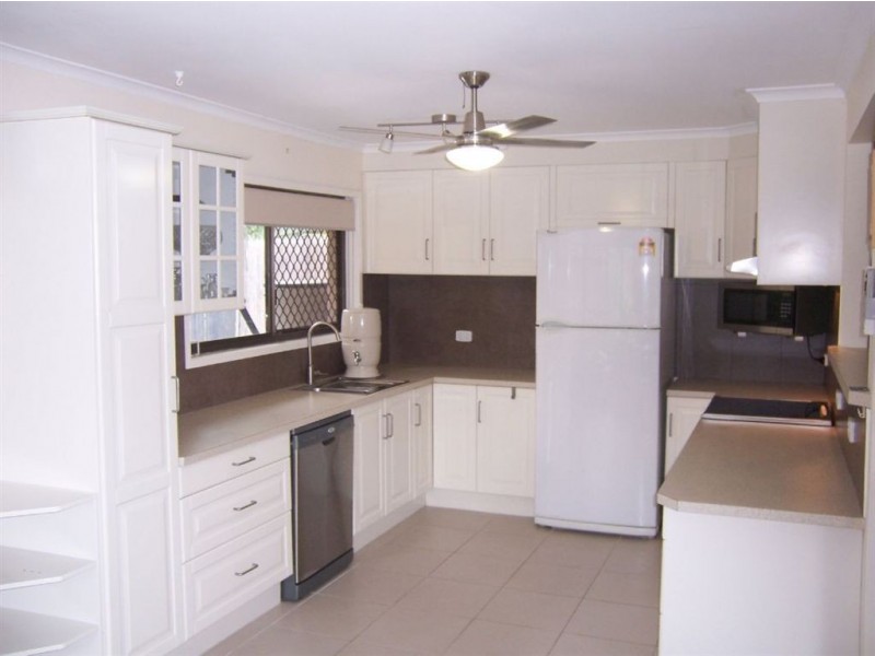 64 Hazelton Street, Riverhills QLD 4074