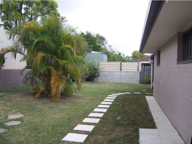 64 Hazelton Street, Riverhills QLD 4074